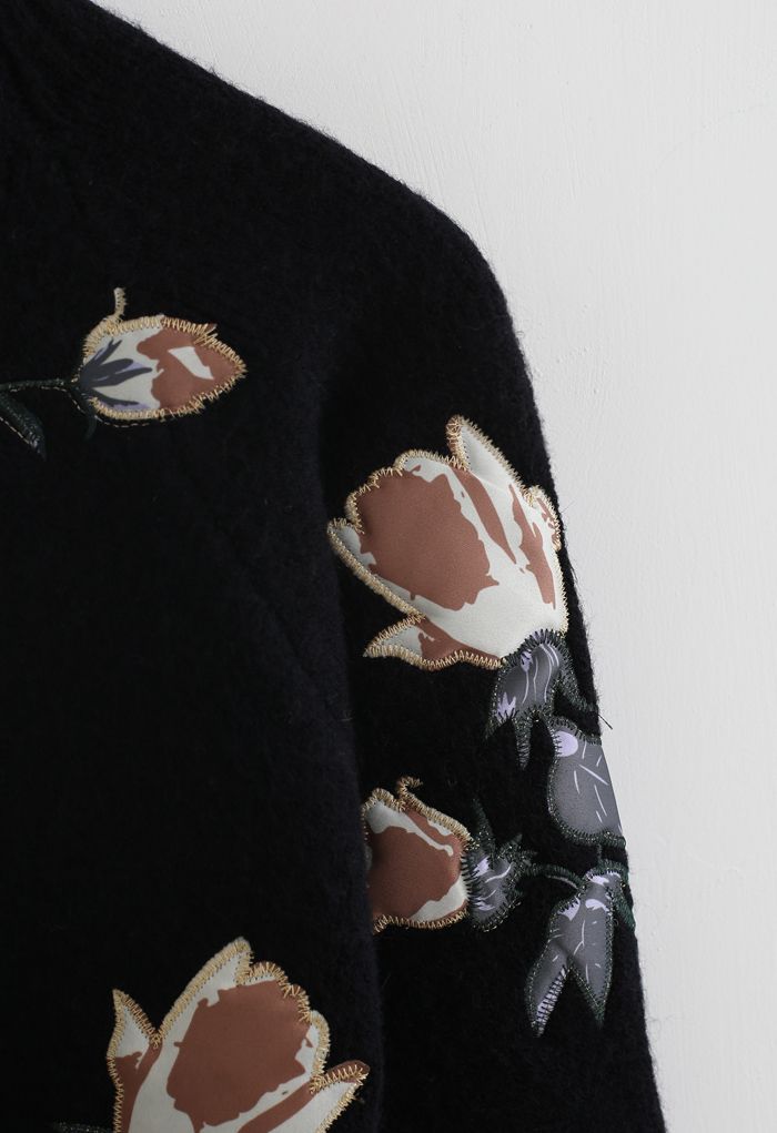 Suéter de punto bordado con estampado floral digital en negro