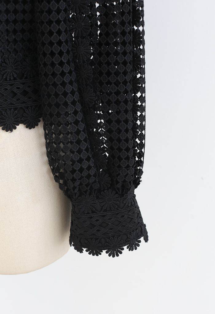 Top de manga larga de crochet completo en tono sólido en negro