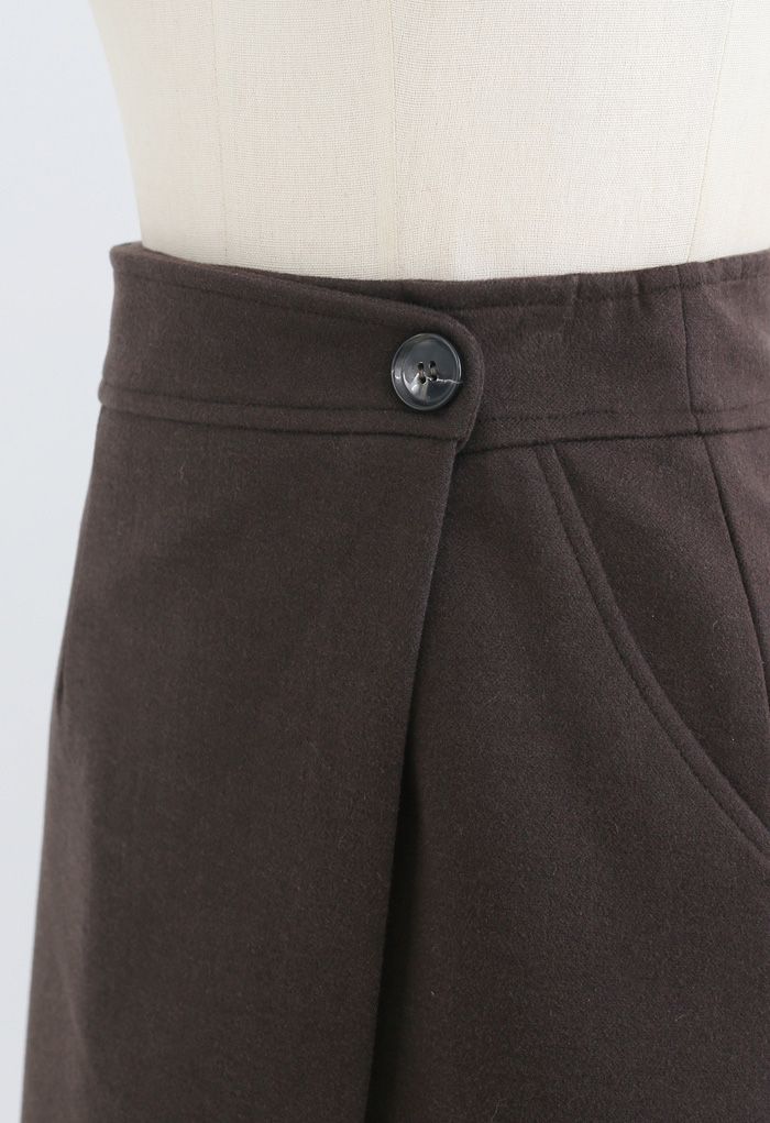 Minifalda de mezcla de lana con botones de solapa en marrón