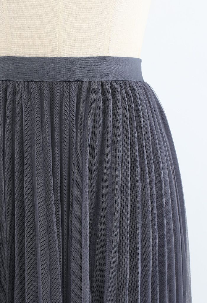 Falda plisada con dobladillo de malla Hi-Lo en gris