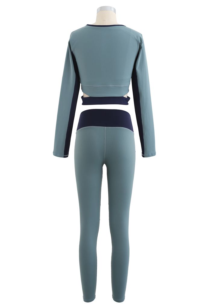 Conjunto de top y leggings con cintura cruzada en contraste en azul polvoriento