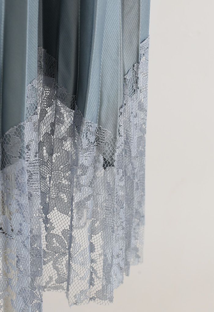 Falda midi plisada con dobladillo de encaje floral brillante en turquesa