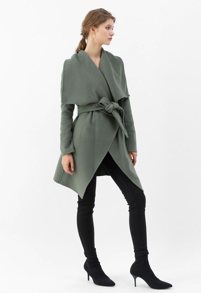 Abrigo de mezcla de lana envuelto con cinturón de solapa ancha en verde oliva