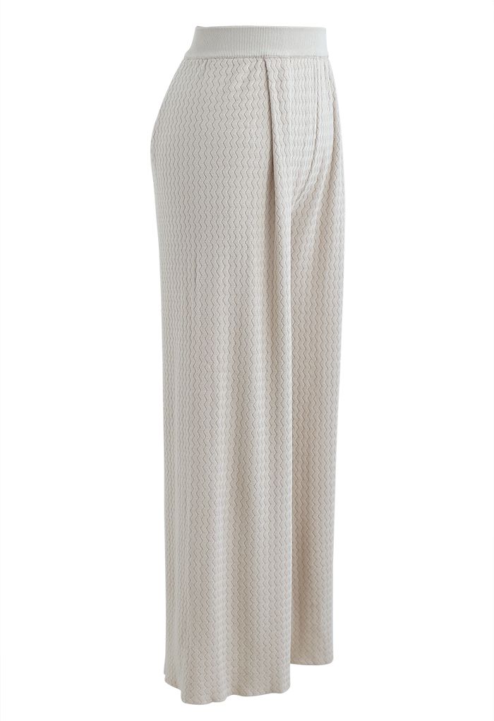 Pantalones de punto con textura ondulada en marfil