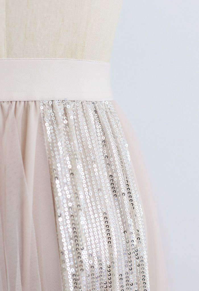 Falda larga de tul con paneles de lentejuelas brillantes en color crema