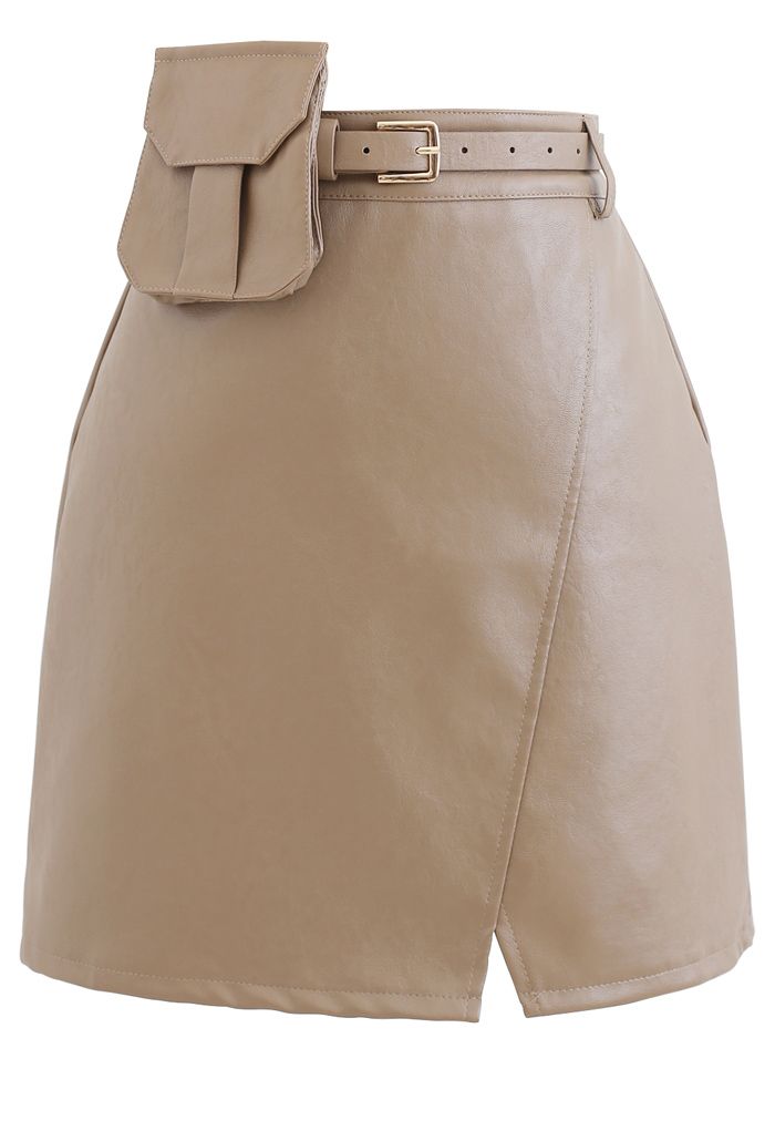 Minifalda Bud de cuero sintético con bolsillo con cinturón en tostado