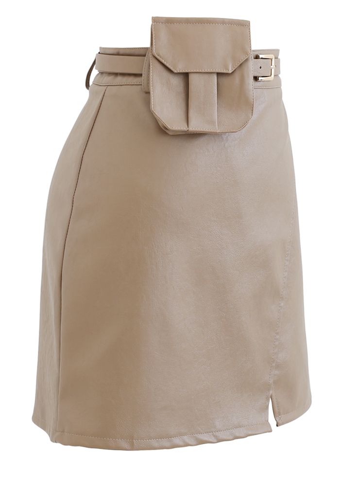 Minifalda Bud de cuero sintético con bolsillo con cinturón en tostado