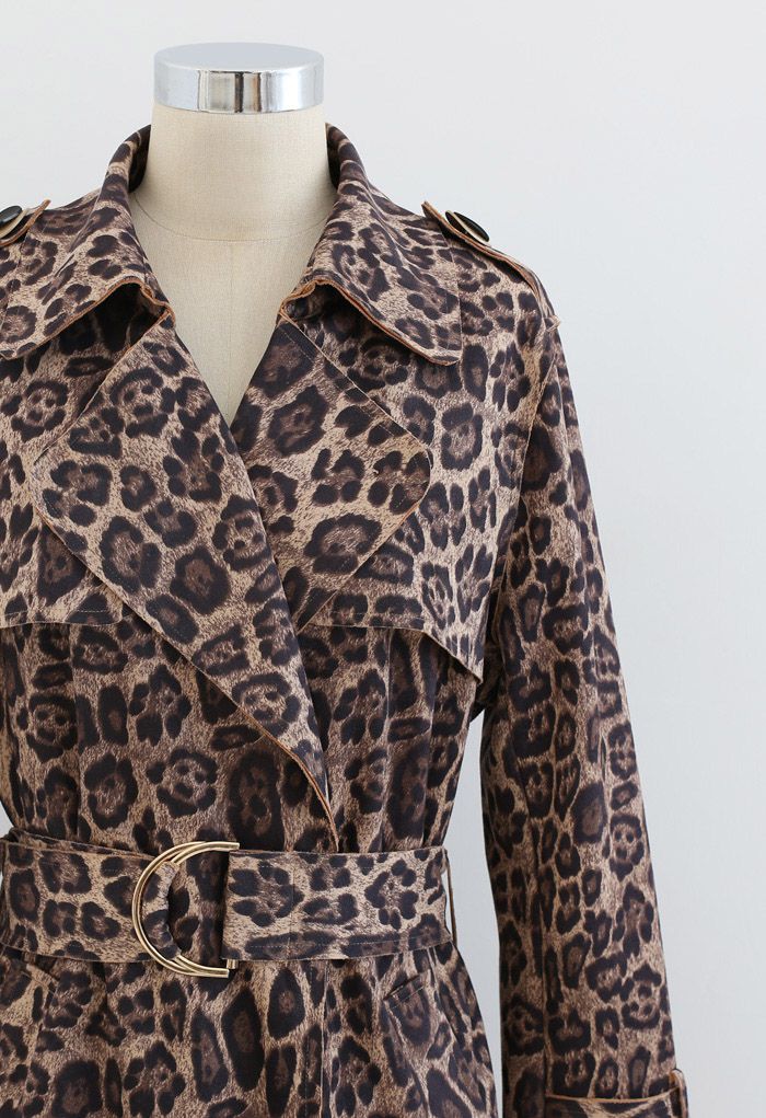 Abrigo largo dividido con cinturón de leopardo de ante