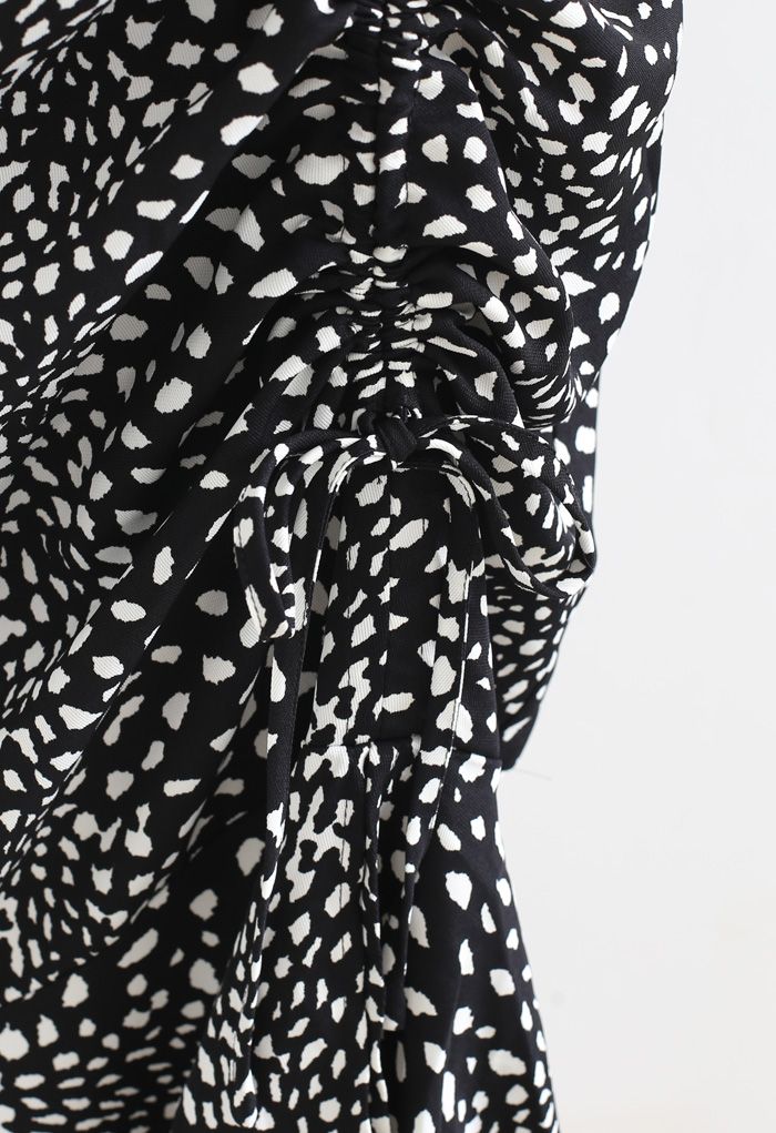Falda de volantes con cordón de puntos en negro