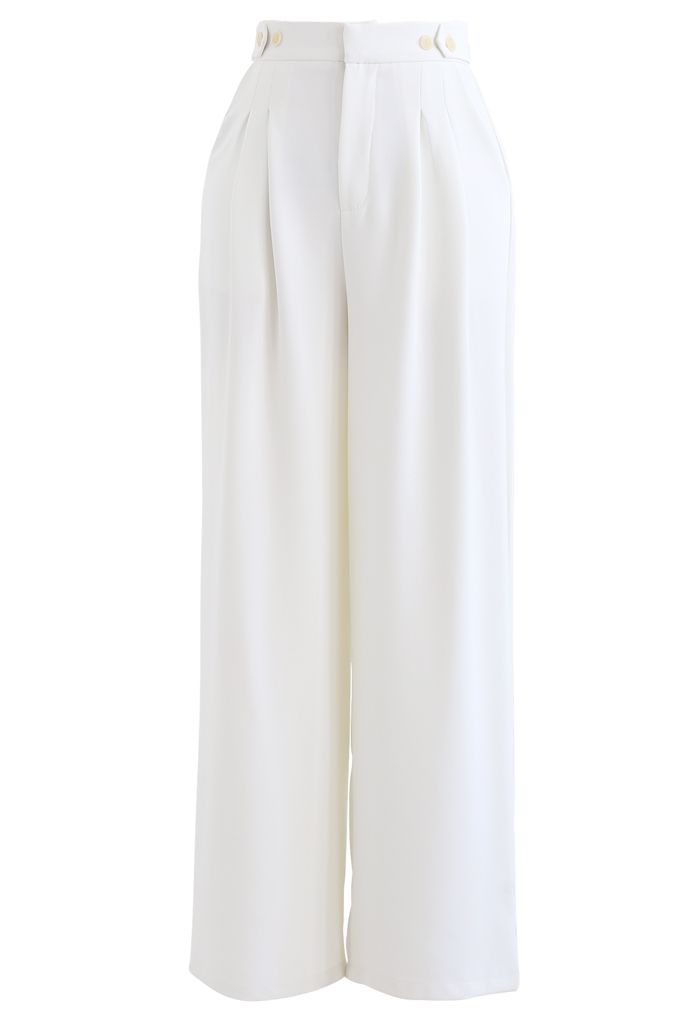 Pantalones de pierna recta con cintura abotonada en blanco