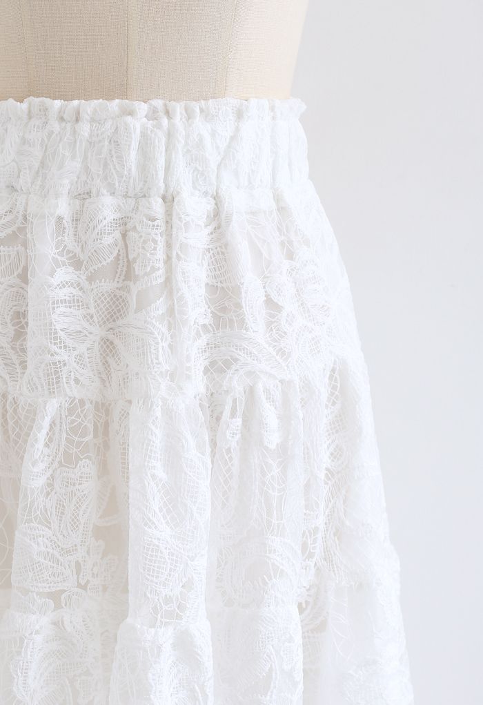 Falda con volantes de malla de crochet floral blanca
