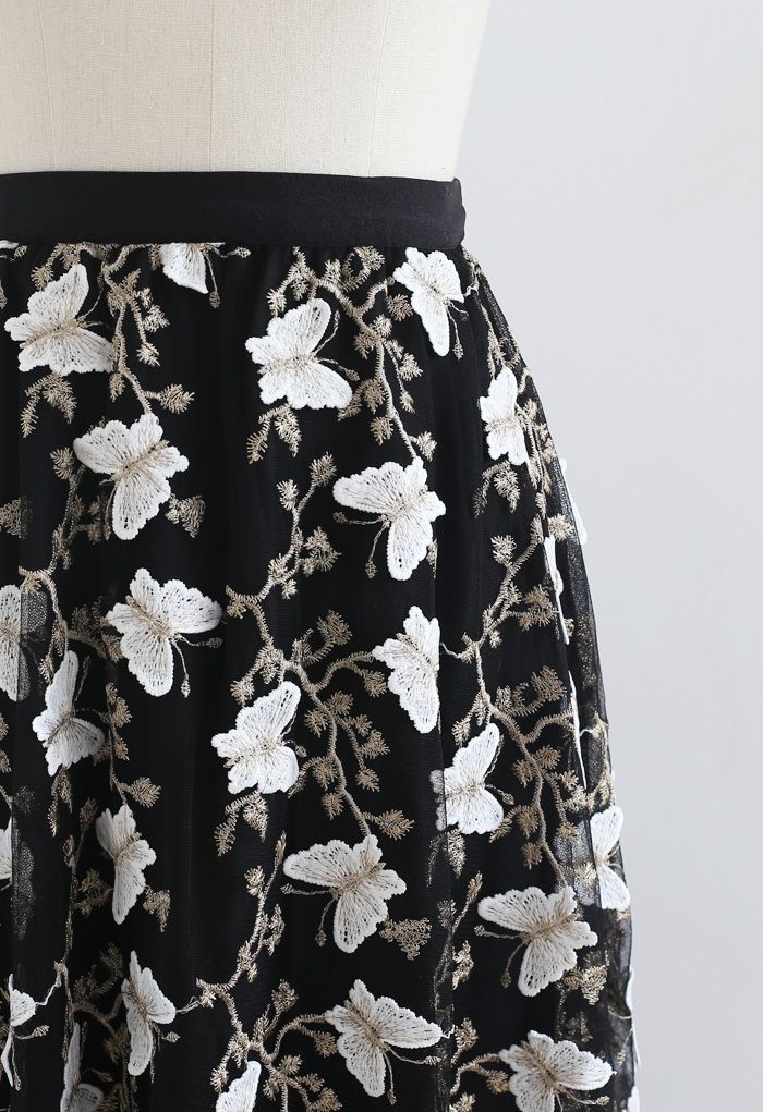 Falda de tul de doble capa con bordado de mariposas en 3D en negro