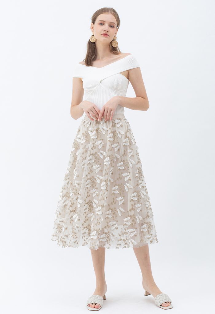 Falda de tul de doble capa con bordado de mariposas en 3D en color crema