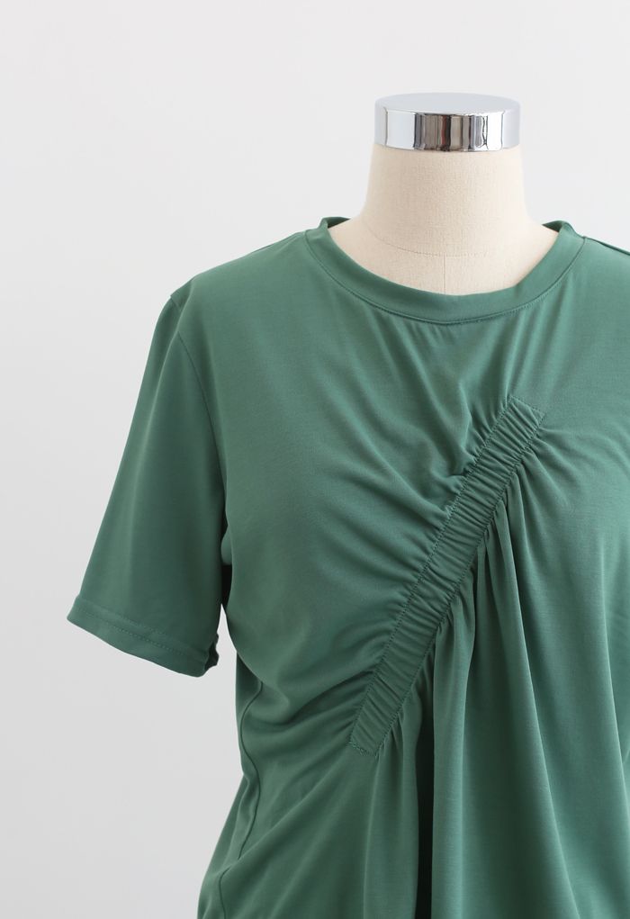 Conjunto de pantalón y camiseta con ribete fruncido en verde