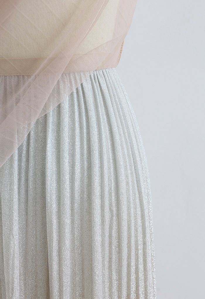 Falda de malla plisada con forro brillante degradado en color crema