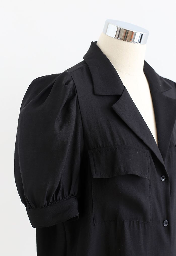 Camisa abotonada con bolsillo con solapa y cuello de muesca en negro