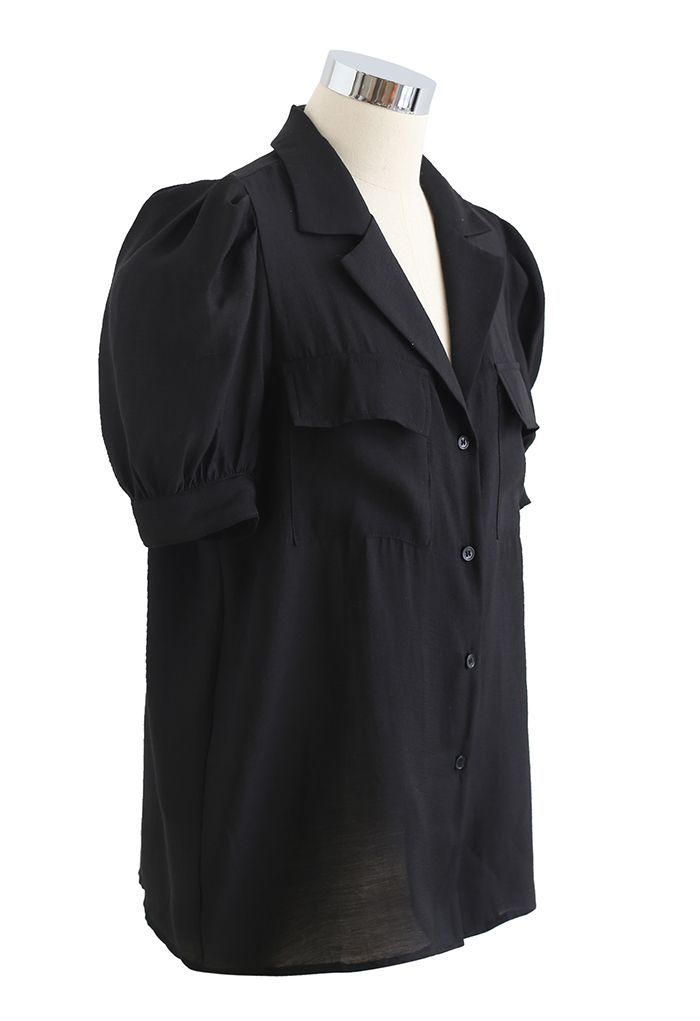 Camisa abotonada con bolsillo con solapa y cuello de muesca en negro