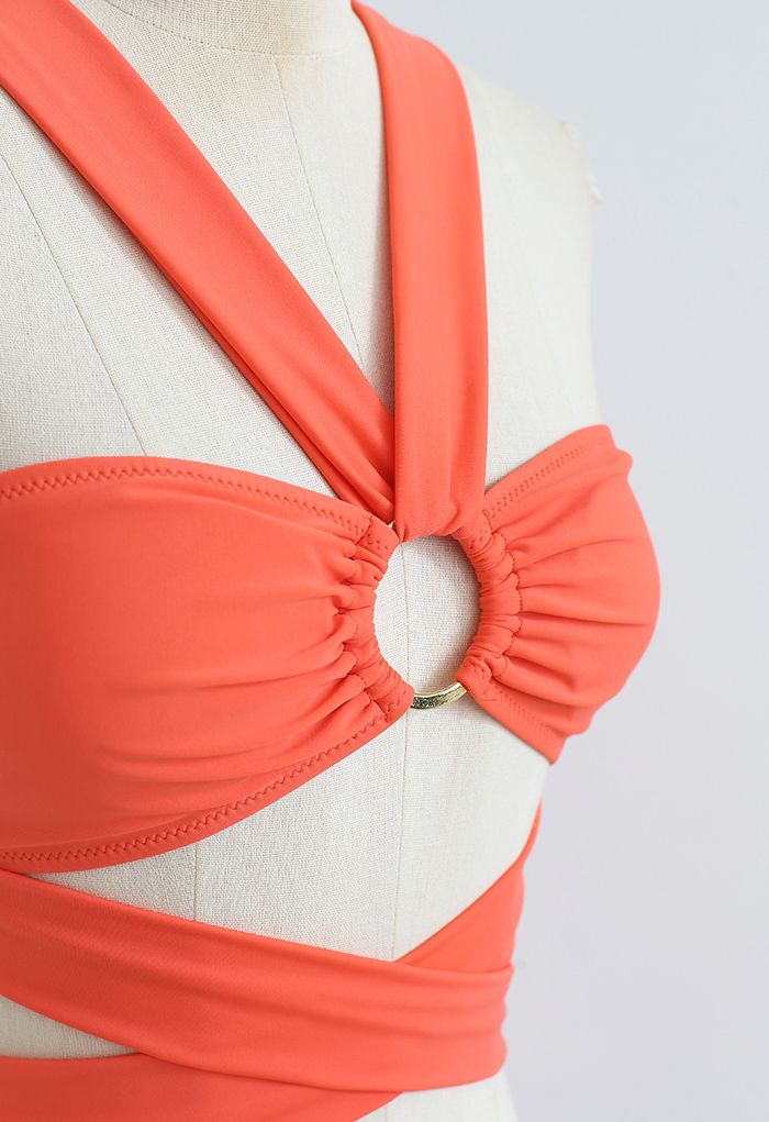 Conjunto de bikini de cuello halter O-Ring en naranja