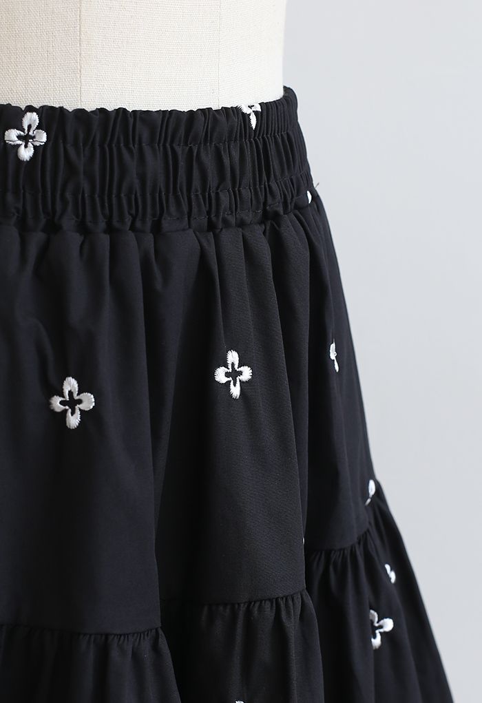 Minifalda con volantes bordados de Clover en negro