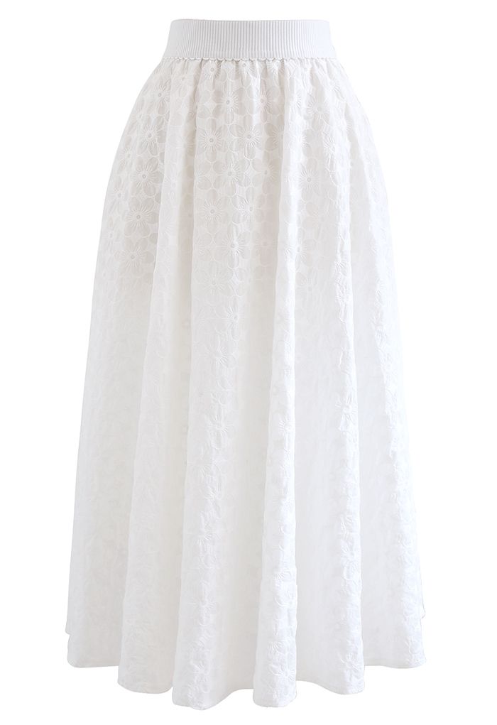 Falda midi con margaritas bordadas en blanco