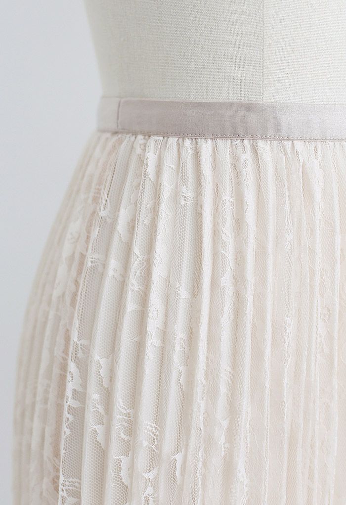 Falda midi plisada de encaje completo en crema