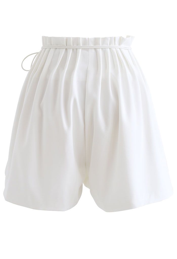 Shorts de tiras con lazo en la cintura fruncidos en blanco