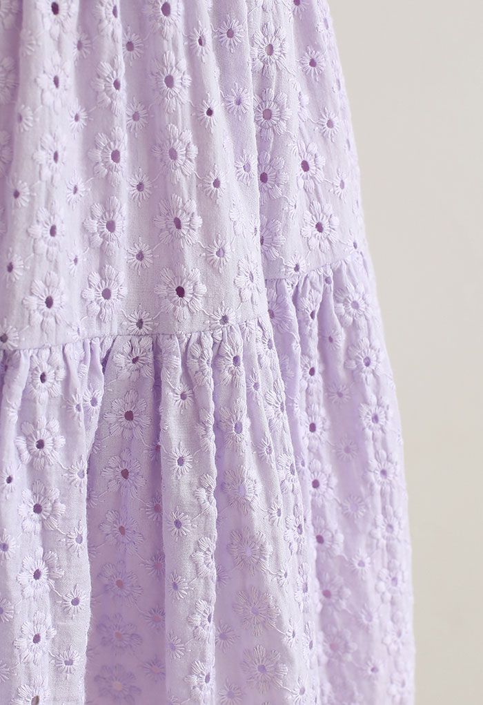 Conjunto de falda y top corto con bordado floral y mangas abullonadas en lila