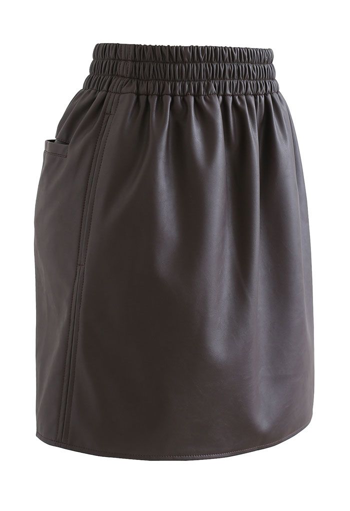 Falda de capullo de cuero sintético con bolsillo lateral y trasero en marrón