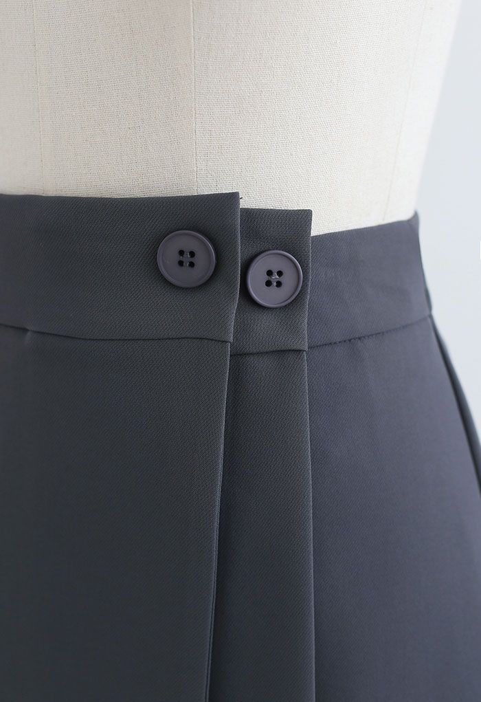 Minifalda con doble solapa y botones en gris