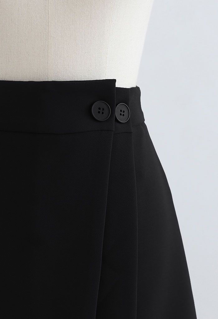 Minifalda con doble solapa y botones en negro