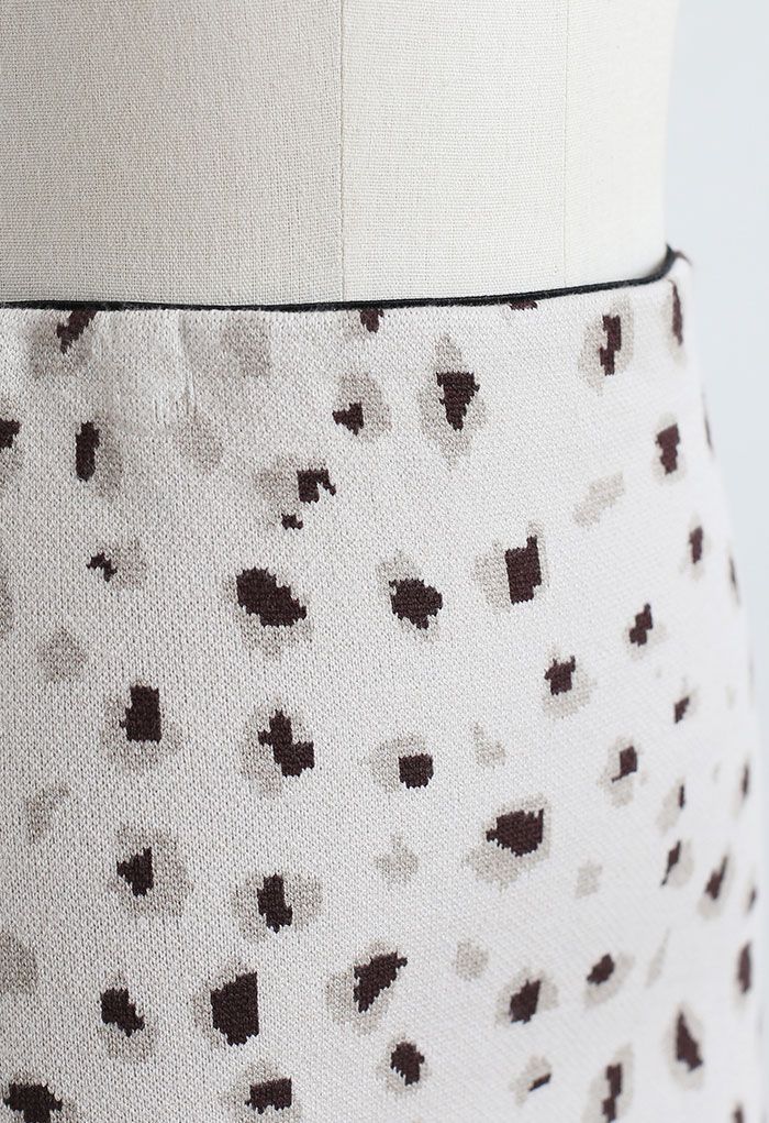 Falda de punto con estampado de leopardo en color marfil