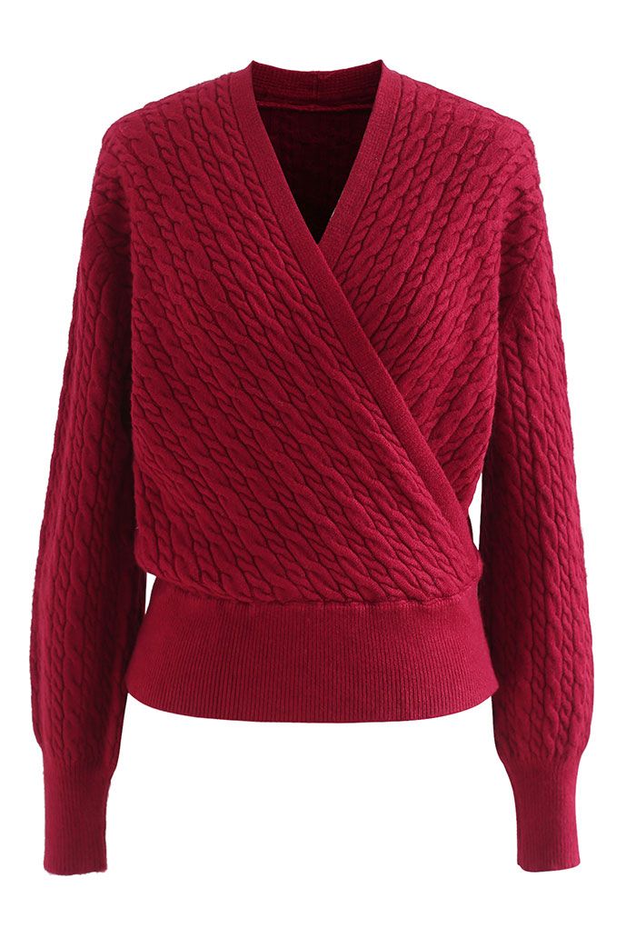 Suéter corto con parte delantera cruzada de punto trenzado en rojo