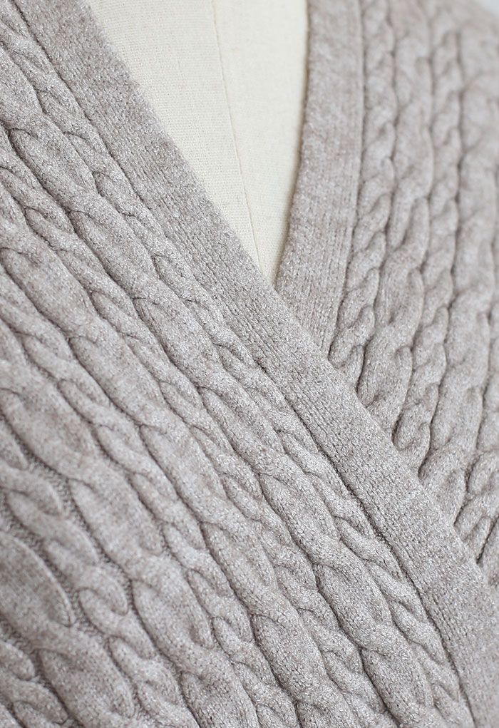 Suéter corto con parte delantera cruzada de tejido trenzado en lino