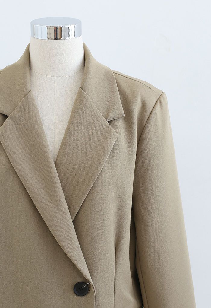 Abrigo largo con bolsillo de abotonadura sencilla en marrón claro