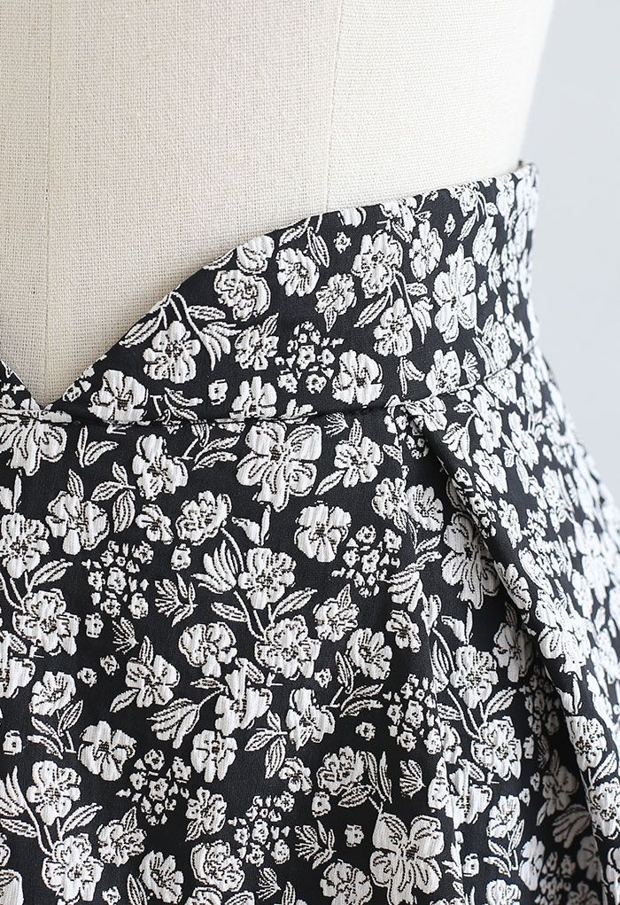 Falda plisada de jacquard en relieve de florete deslumbrante
