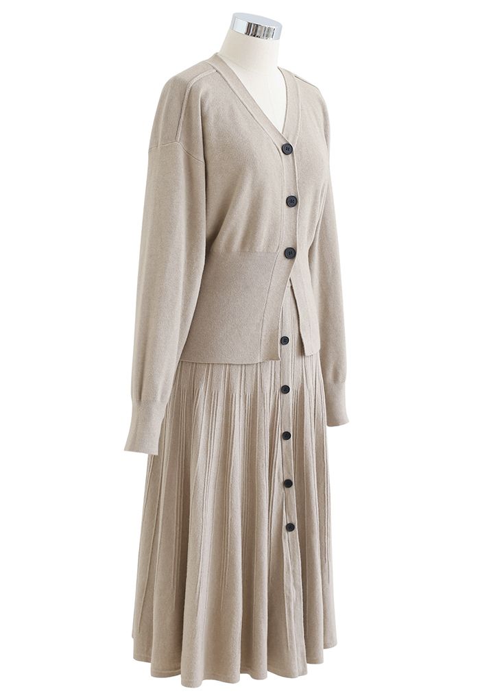 Conjunto de falda y cárdigan de punto versátil y cómodo en gris pardo