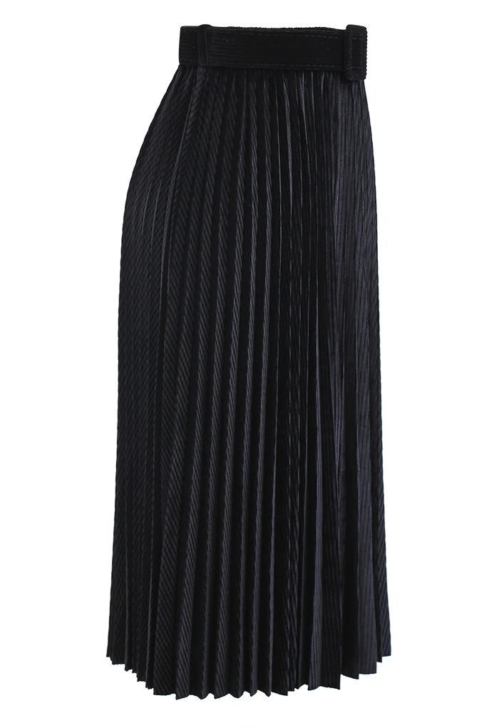 Falda midi plisada de terciopelo con cinturón en negro