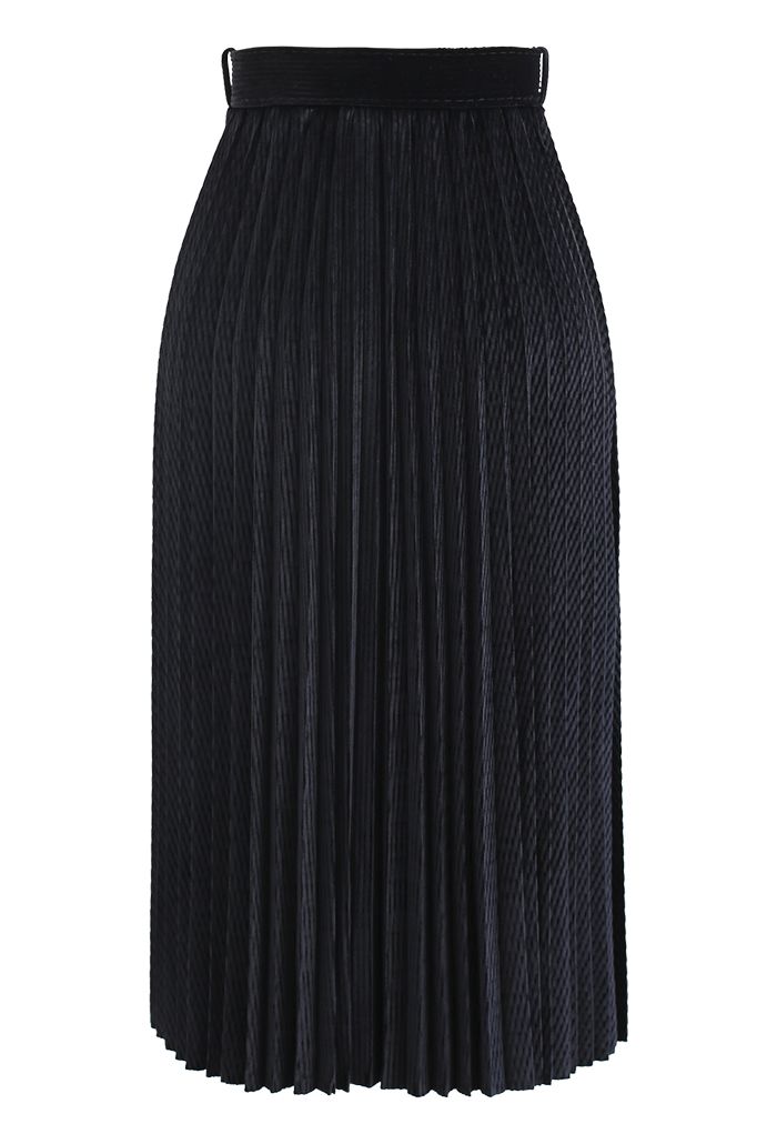 Falda midi plisada de terciopelo con cinturón en negro