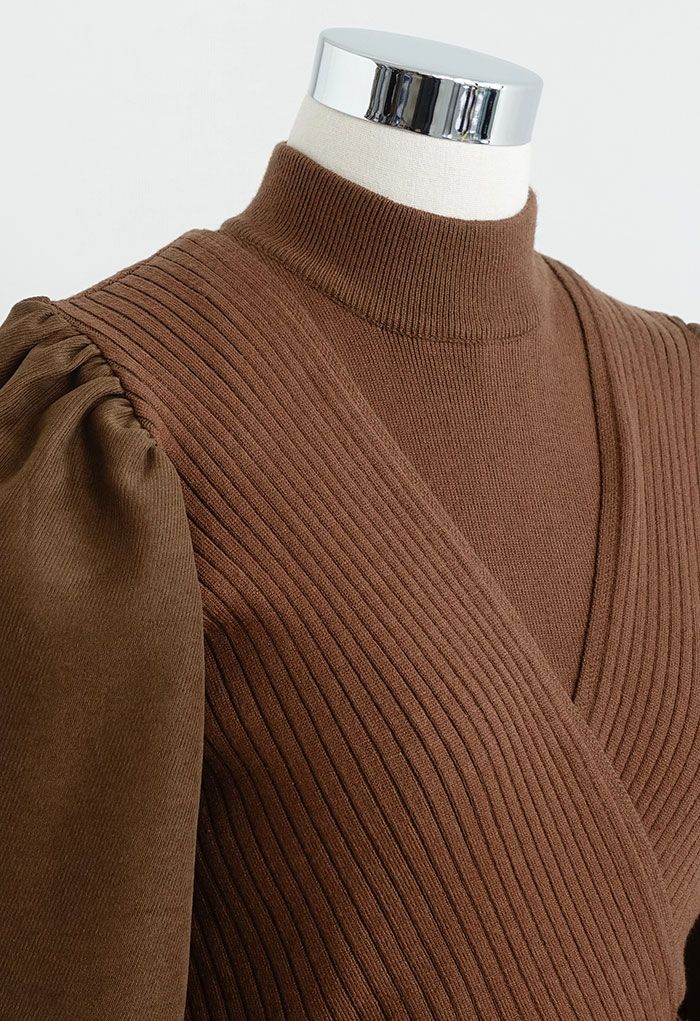 Falso vestido de punto de dos piezas con cuello simulado empalmado en marrón