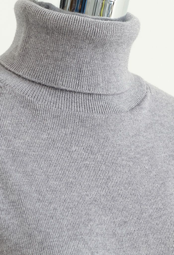 Vestido estilo suéter de punto acogedor con cuello alto y manga larga en gris