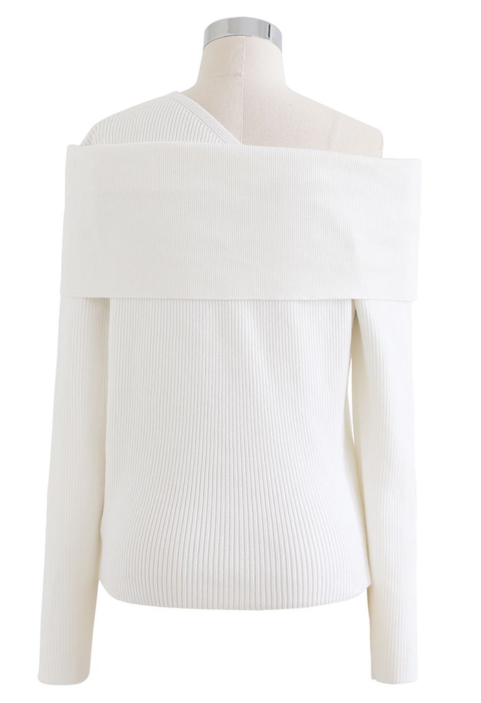 Suéter de punto con hombros oblicuos flexibles en blanco