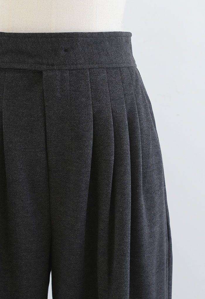 Pantalones anchos plisados de mezcla de lana en color humo