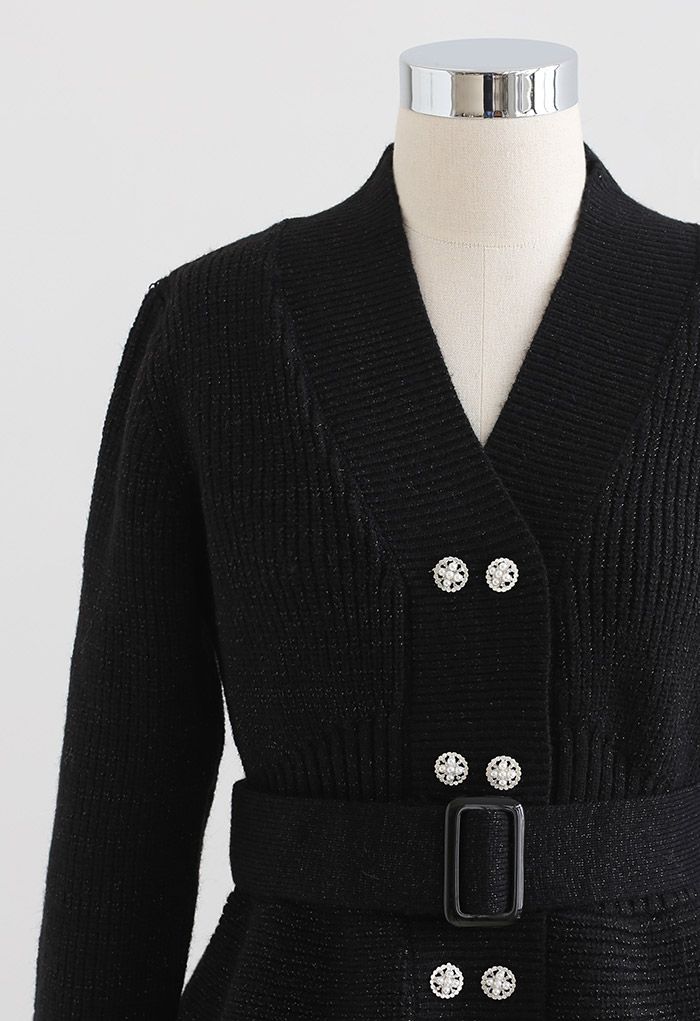 Conjunto de falda lápiz y suéter de punto brillante con peplum en negro