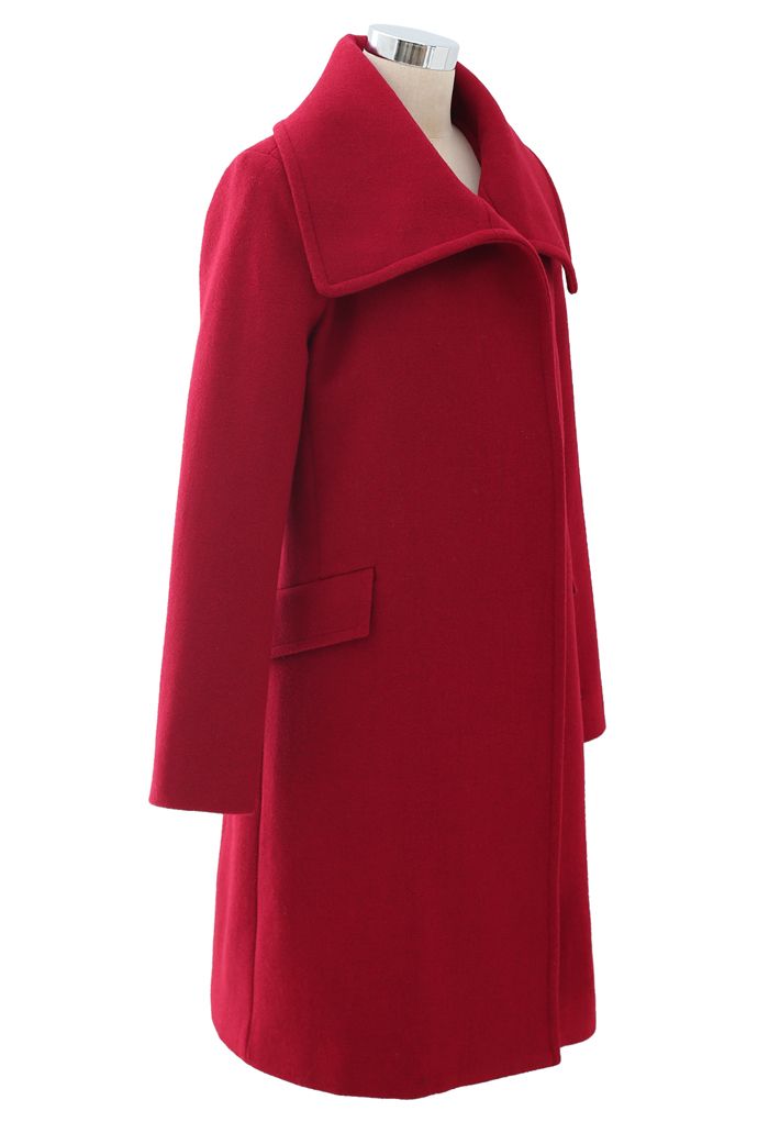 Abrigo de mezcla de lana con botones y cuello en punta en rojo