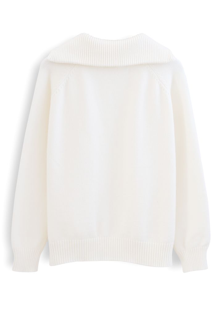 Suéter de bolsillo con cuello de solapa y cuello en V en blanco