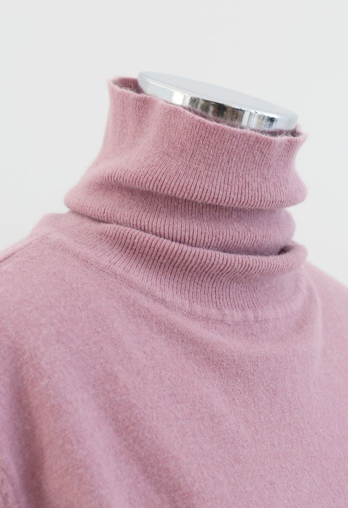 Suéter de punto acanalado de tacto suave con cuello alto en lila