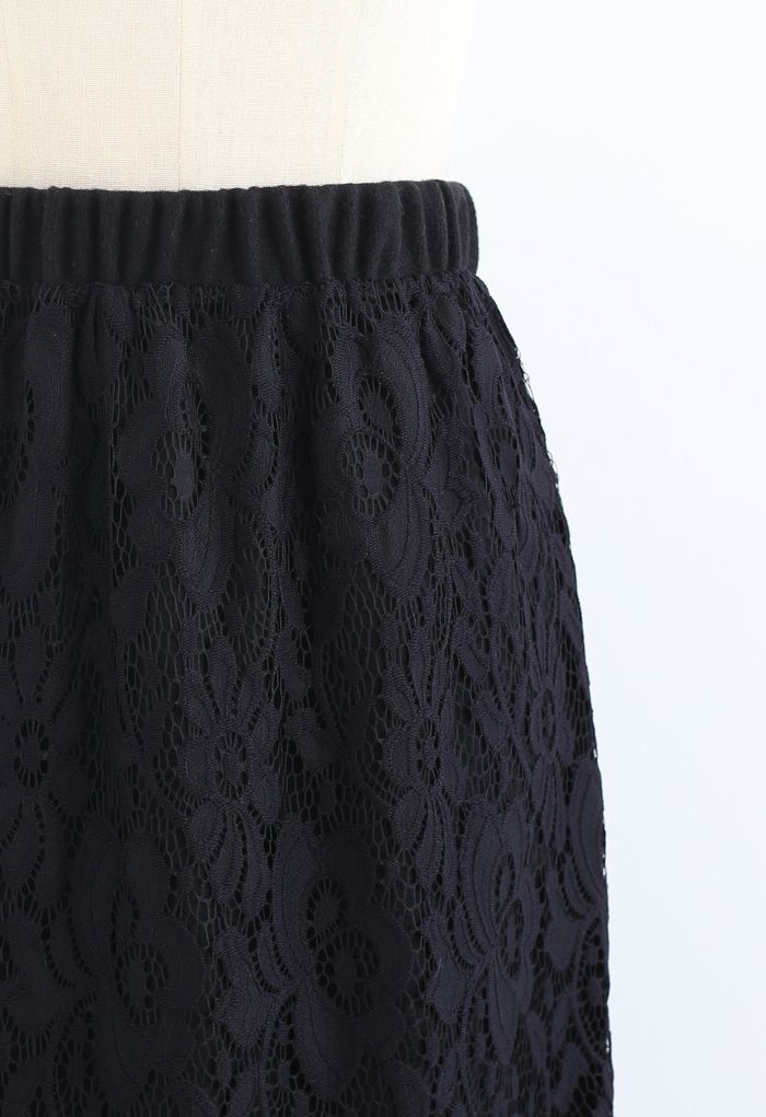 Falda midi de encaje de punto suave reversible en negro