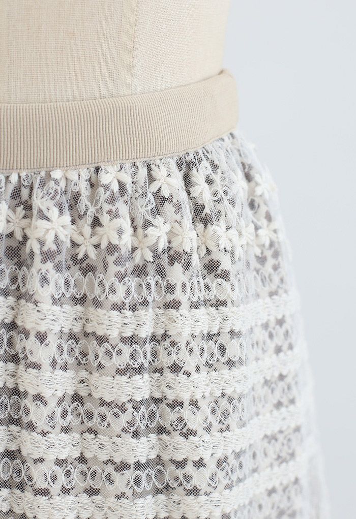 Falda larga superpuesta de encaje bordado Floret en color crema