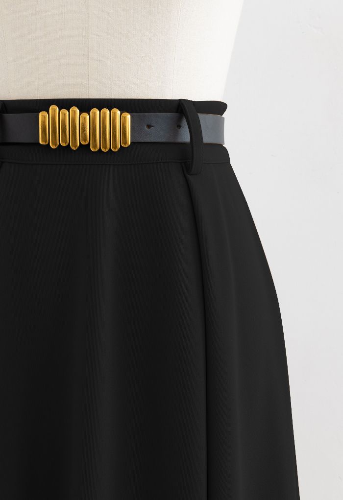 Versátil falda midi acampanada con cinturón en negro
