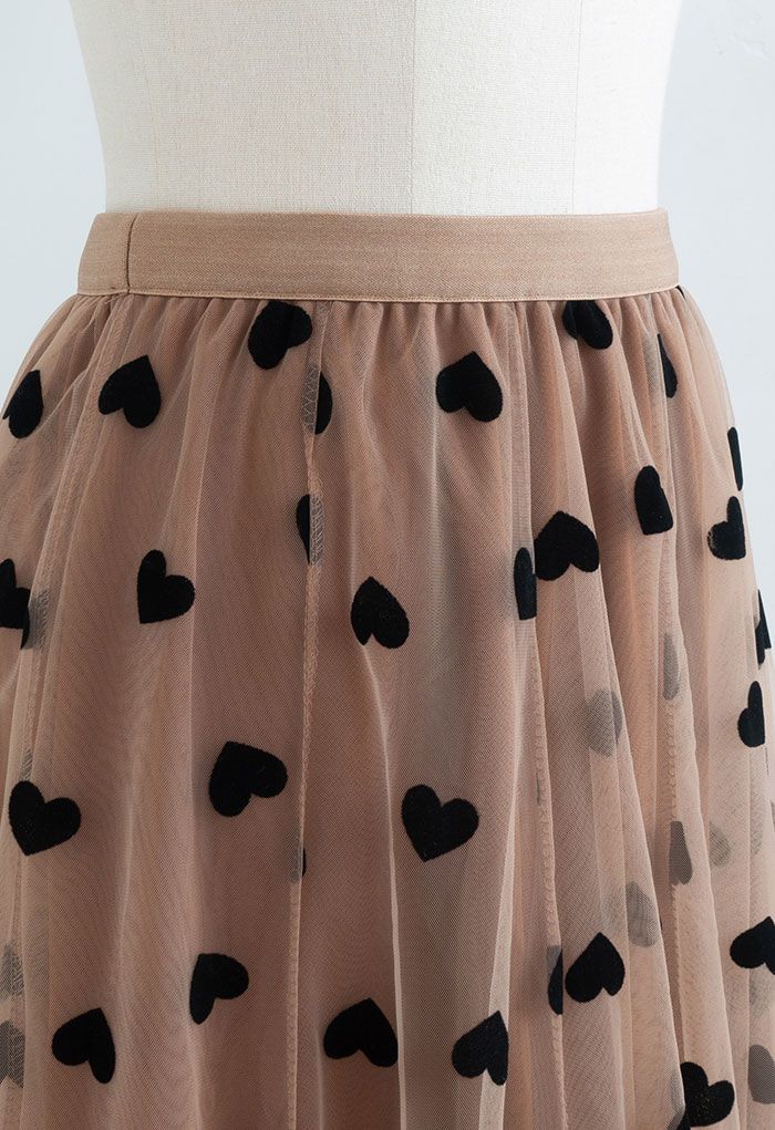 Falda larga de malla de doble capa con corazones 3D en caramelo